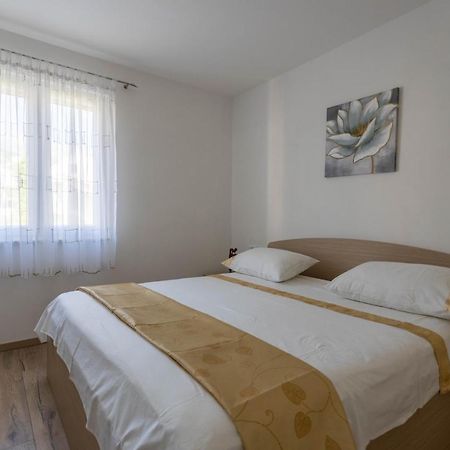 Apartman Marel Žrnovnica Exteriér fotografie