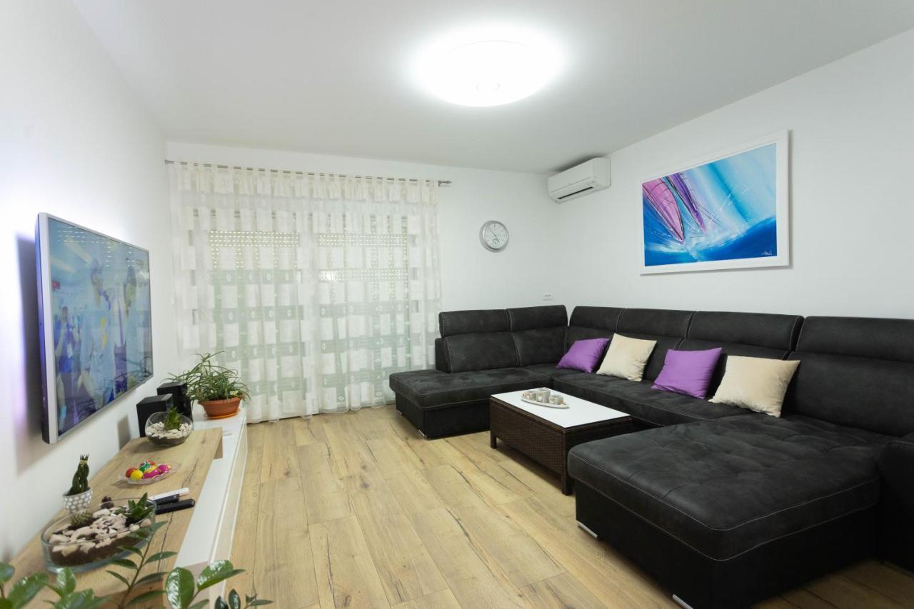 Apartman Marel Žrnovnica Exteriér fotografie
