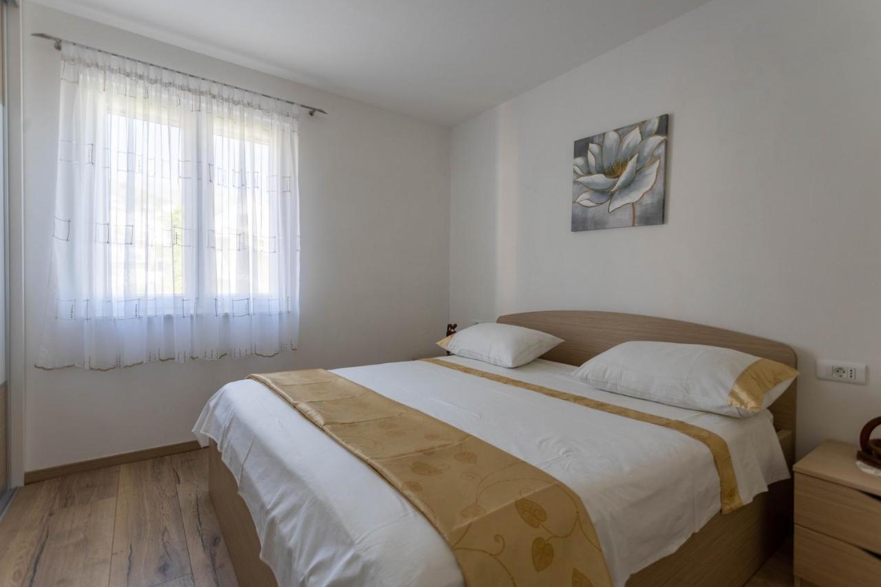 Apartman Marel Žrnovnica Exteriér fotografie
