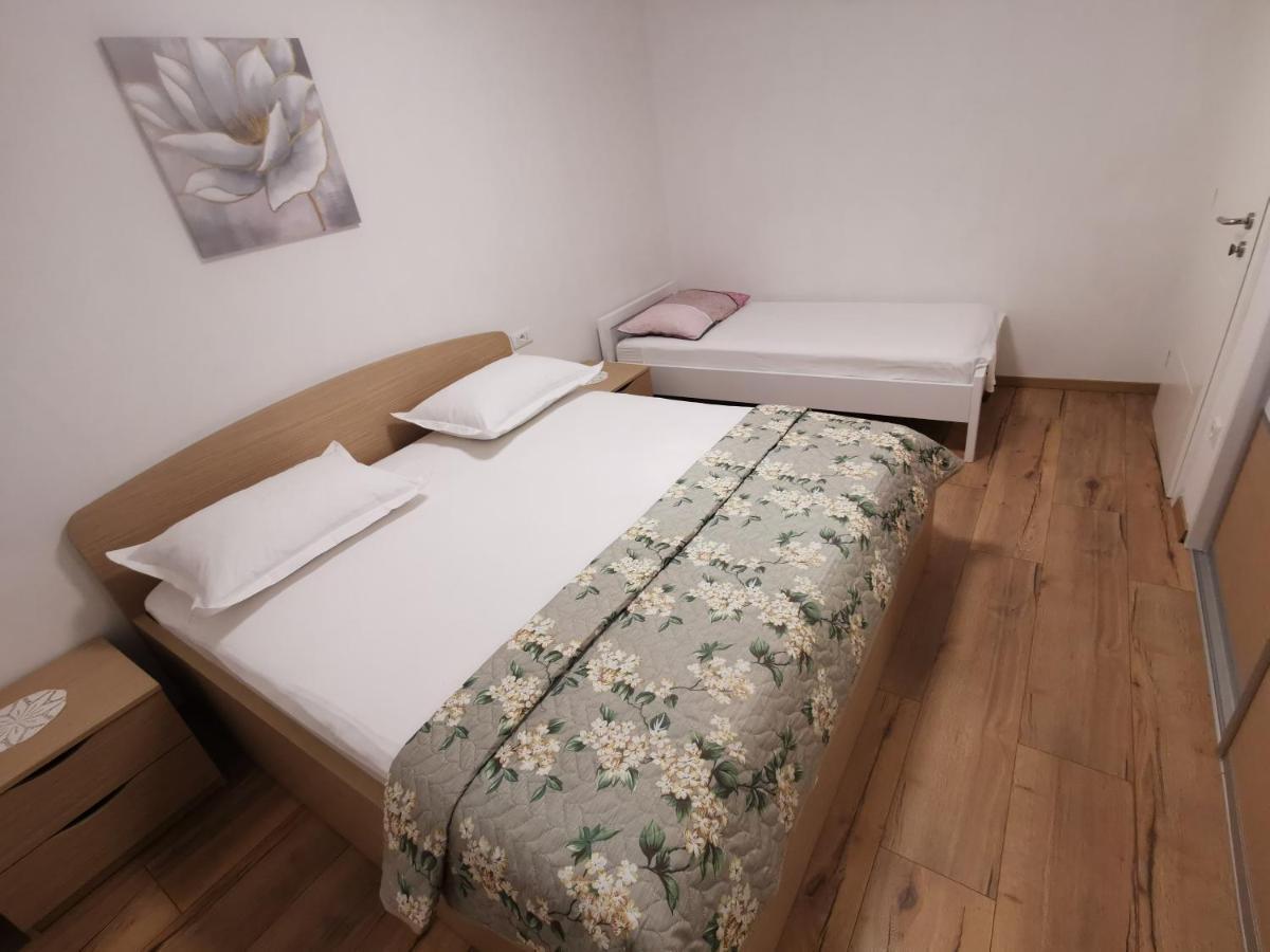 Apartman Marel Žrnovnica Exteriér fotografie